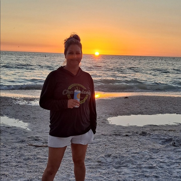 Meet your Posher, Brooke - Picture 1 of 2